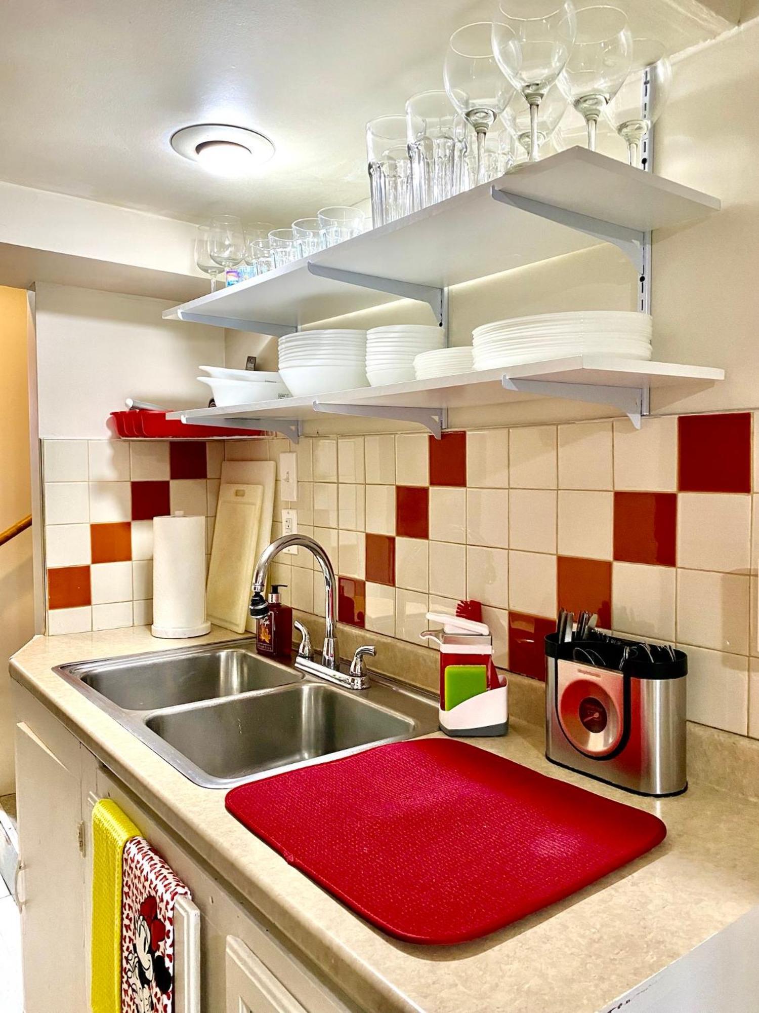 Tiny Private Room On The 1St Floor With Shared Bathroom Near Seatac Airport And Downtown Сиатъл Екстериор снимка