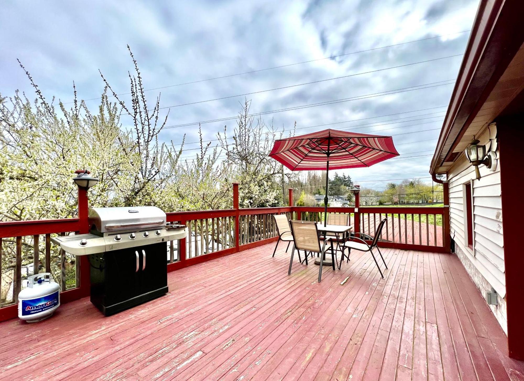 Tiny Private Room On The 1St Floor With Shared Bathroom Near Seatac Airport And Downtown Сиатъл Екстериор снимка