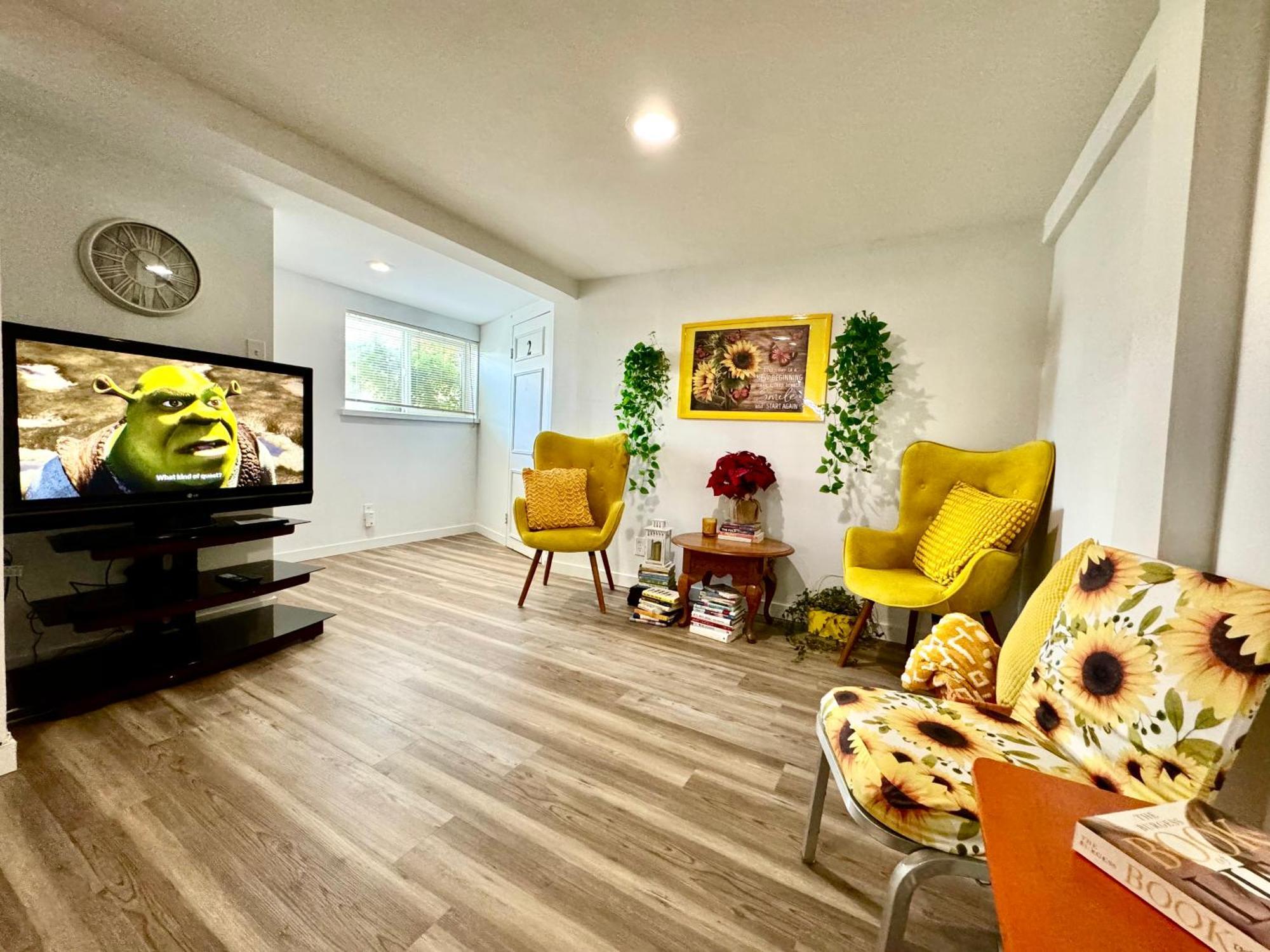 Tiny Private Room On The 1St Floor With Shared Bathroom Near Seatac Airport And Downtown Сиатъл Екстериор снимка