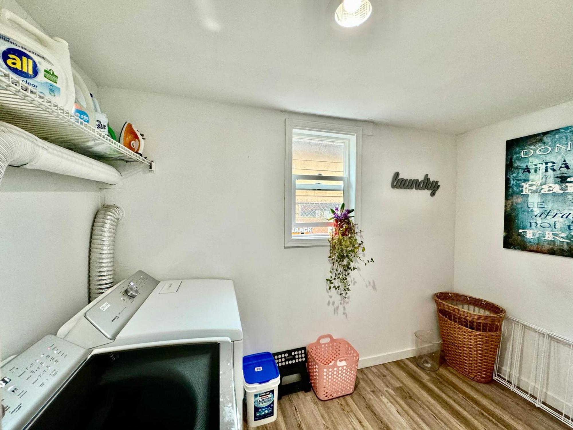 Tiny Private Room On The 1St Floor With Shared Bathroom Near Seatac Airport And Downtown Сиатъл Екстериор снимка