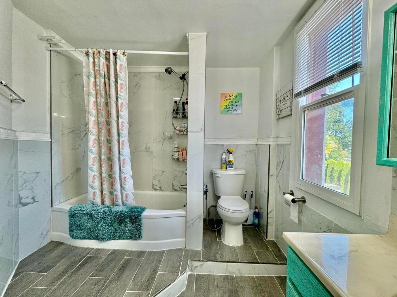 Tiny Private Room On The 1St Floor With Shared Bathroom Near Seatac Airport And Downtown Сиатъл Екстериор снимка