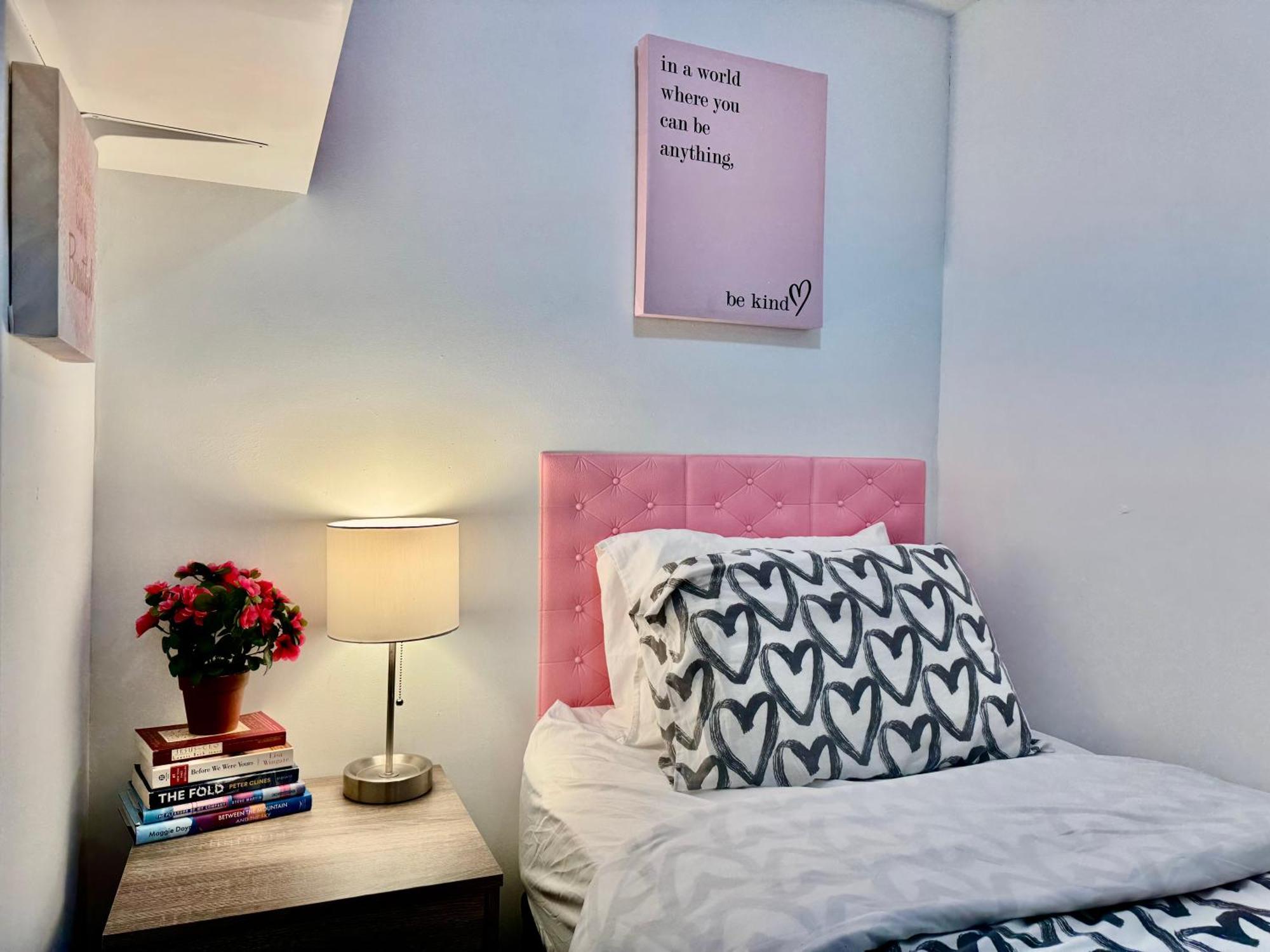 Tiny Private Room On The 1St Floor With Shared Bathroom Near Seatac Airport And Downtown Сиатъл Екстериор снимка