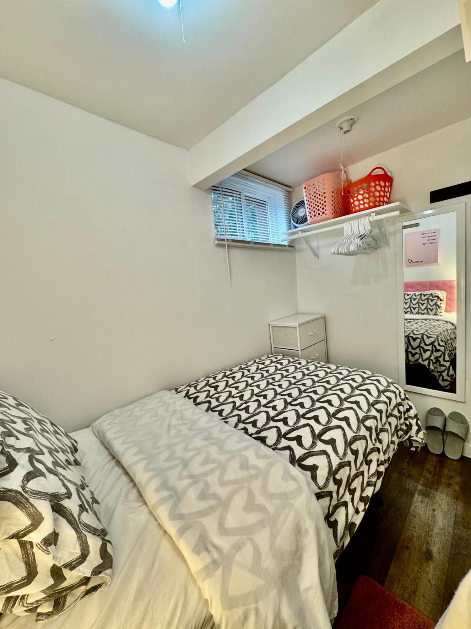 Tiny Private Room On The 1St Floor With Shared Bathroom Near Seatac Airport And Downtown Сиатъл Екстериор снимка