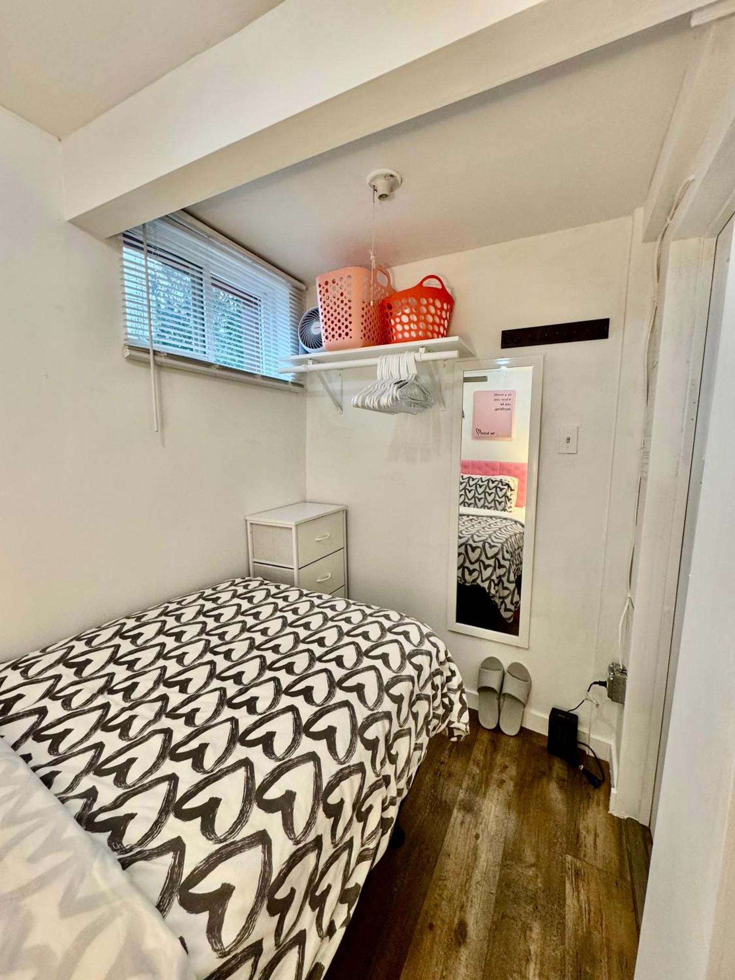 Tiny Private Room On The 1St Floor With Shared Bathroom Near Seatac Airport And Downtown Сиатъл Екстериор снимка